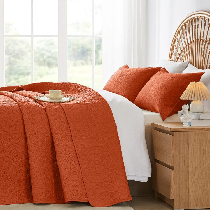 WURUIBO Burnt Orange Quilt Set King/Cal King Size  Embossing Microfiber Bedspreads with Pillow Sham  Ligthweight Breathable Thin Coverlet  Reversible Bedding Set for All Season(1 Quilt 2 Pillow Shams) - Image 3
